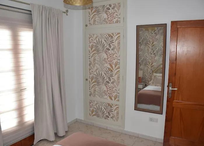 Nicolosa Apartment *